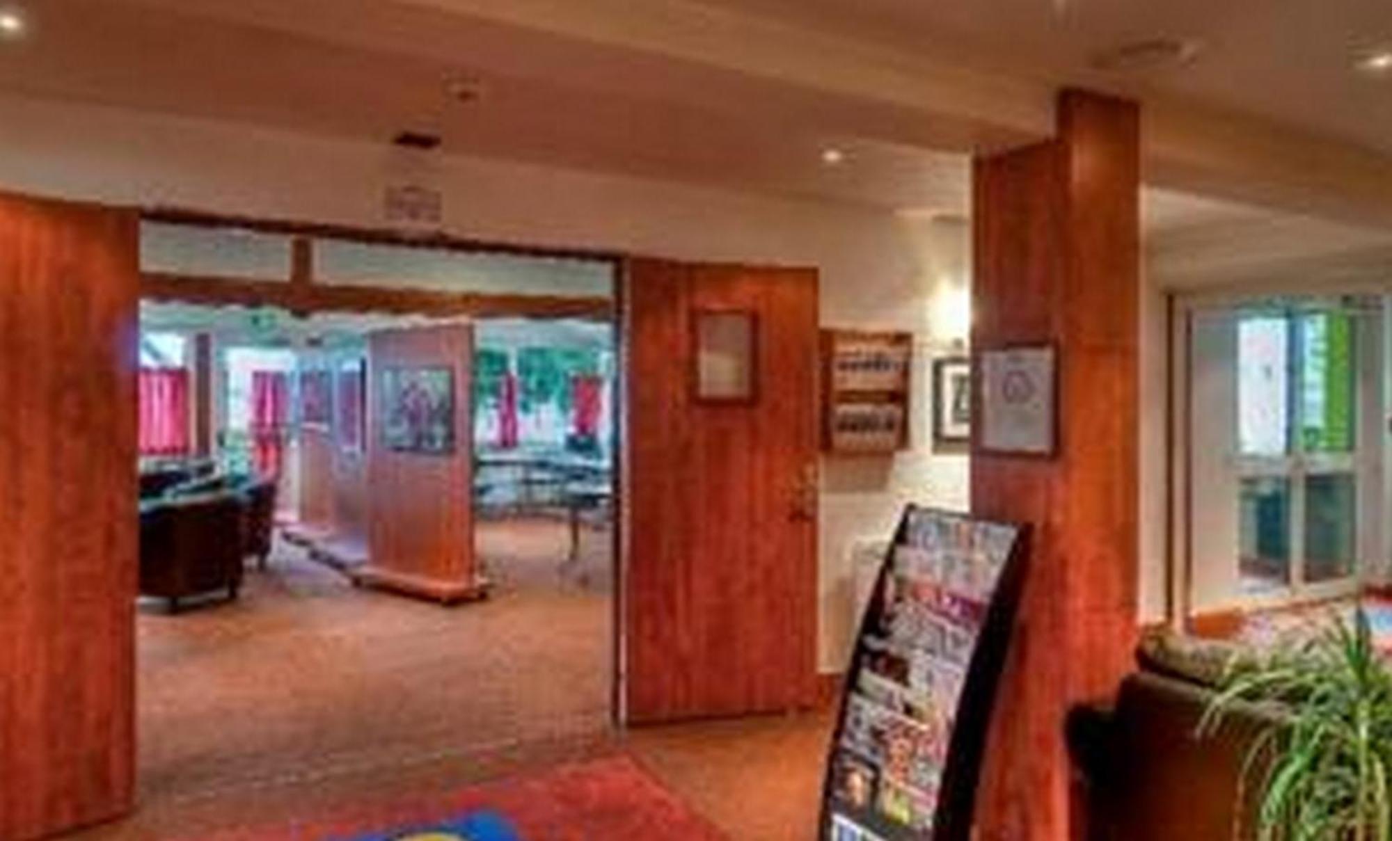 Sky Hotel Goussainville Charles De Gaulle Екстериор снимка