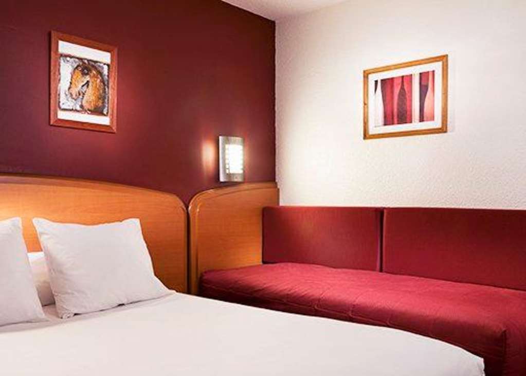 Sky Hotel Goussainville Charles De Gaulle Стая снимка