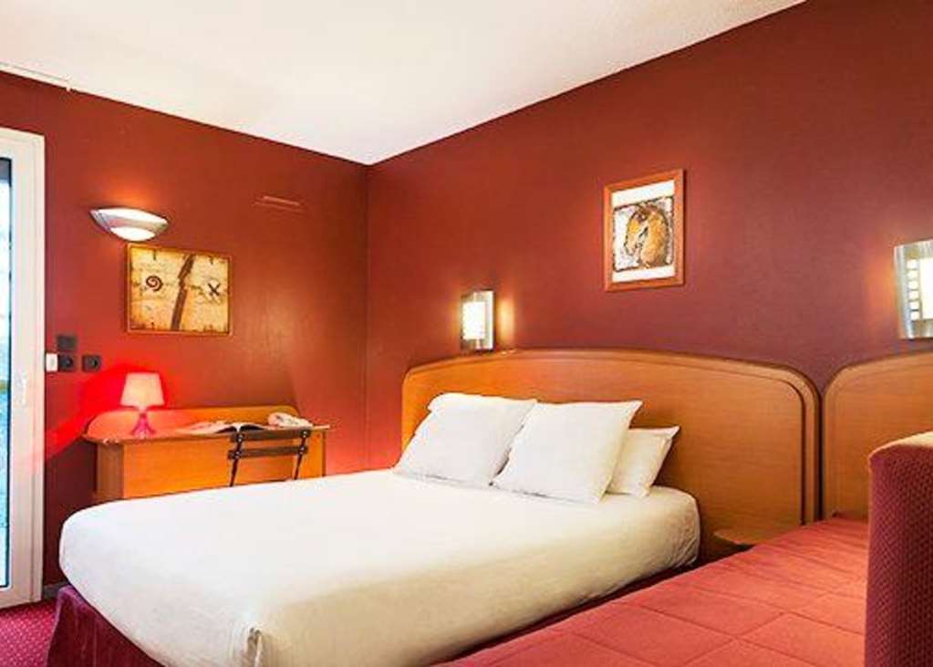 Sky Hotel Goussainville Charles De Gaulle Стая снимка